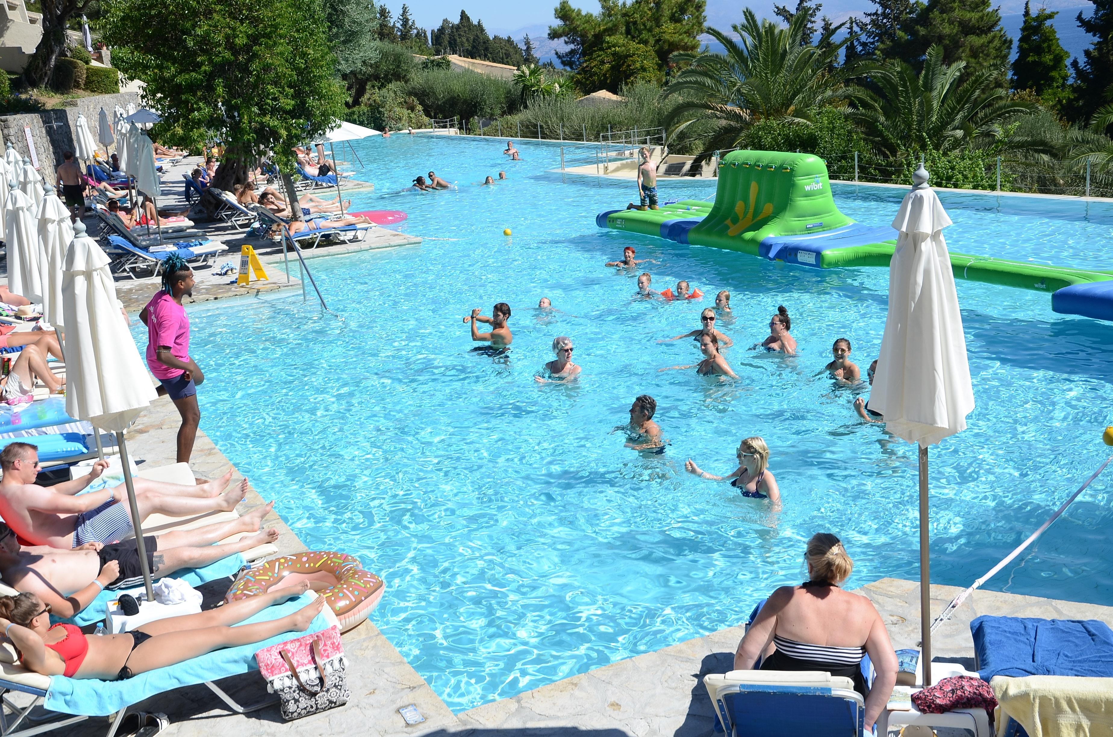 Aeolos Beach Resort Gastouri  エクステリア 写真