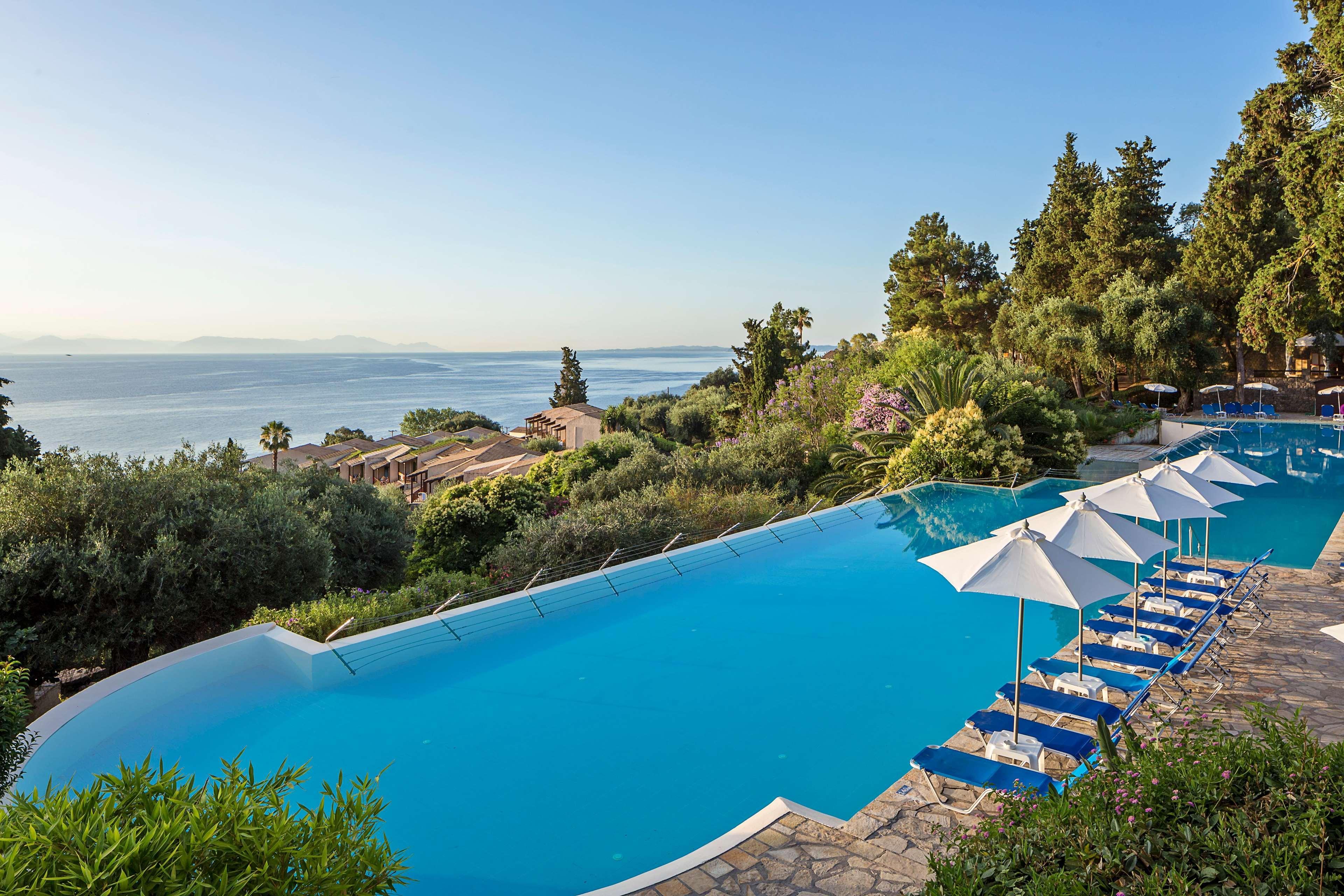 Aeolos Beach Resort Gastouri  エクステリア 写真