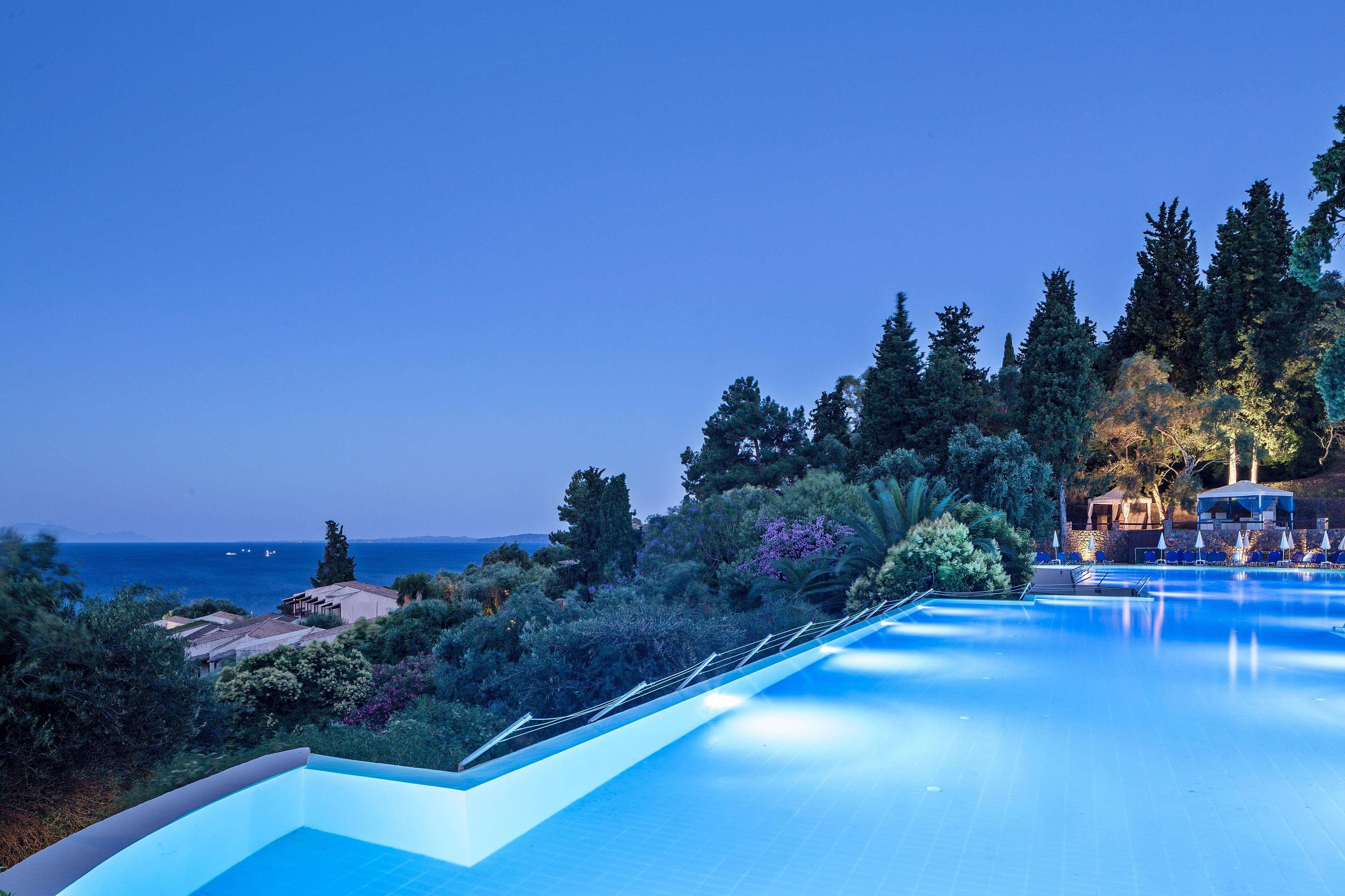 Aeolos Beach Resort Gastouri  エクステリア 写真
